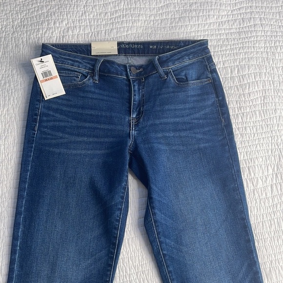CALVIN KLEIN Straight Leg Blue Jeans Size 28X32 NWT. #0069 - Picture 2 of 13